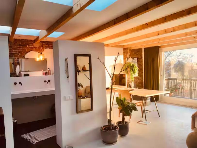 Spacious & stylish house at central station-19
