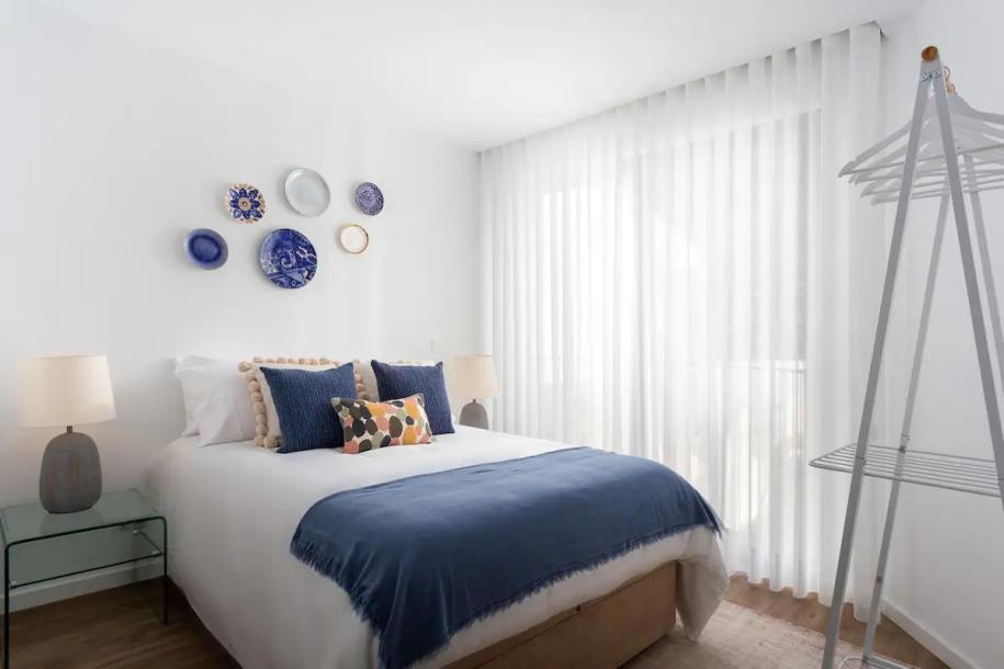 STUPENDO-2BR- Patio&RefreshPond-A/C-Center-Park lisbon portugal-0