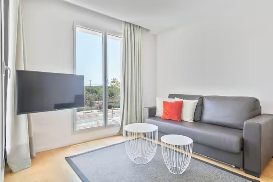 Lugaris Beach Business Apartment-13